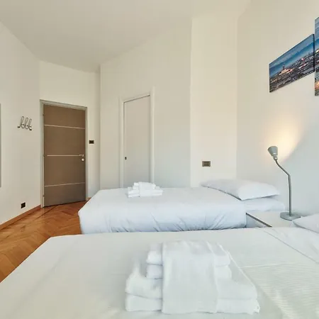 Guesthost - Vanchiglietta Colourful Apartman