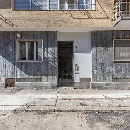 Guesthost - Vanchiglietta Colourful *