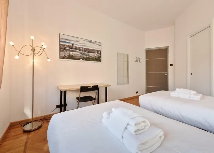 Guesthost - Vanchiglietta Colourful Appartement *